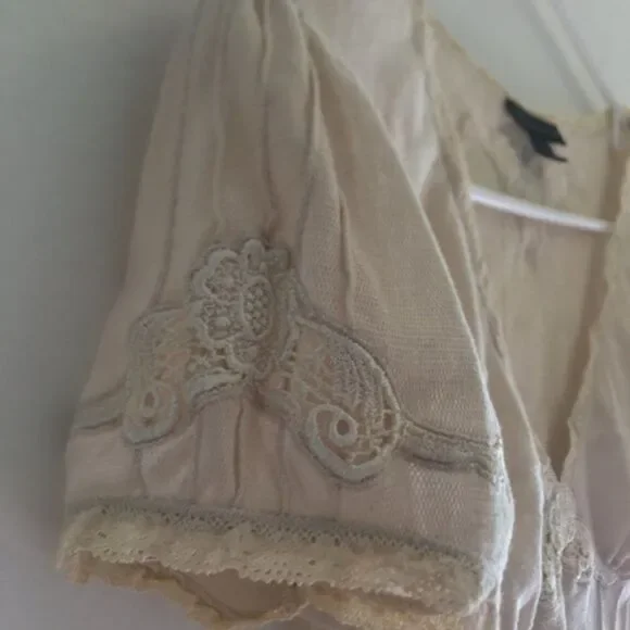 Vintage Y2K Delicate Scalloped Lace Ivory Pleated Romantic Blouse - Picture 5 of 13